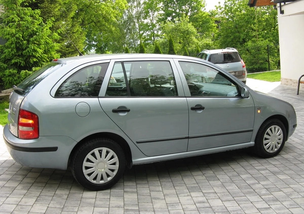 Skoda Fabia cena 8700 przebieg: 162000, rok produkcji 2001 z Stoczek Łukowski małe 596